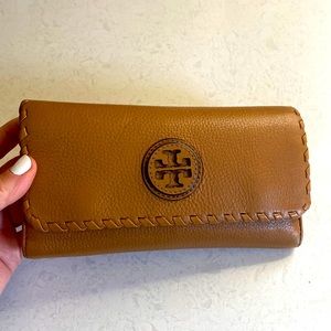 Tory Burch Whipstich wallet